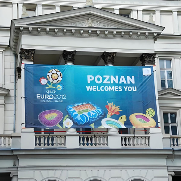 Large-Outdoor-Banner
