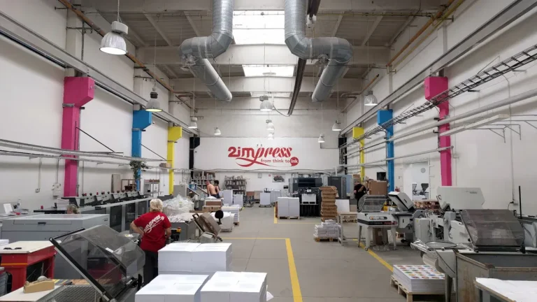 How Mobile Billboard Companies Can Scale with Custom Printing Partners
