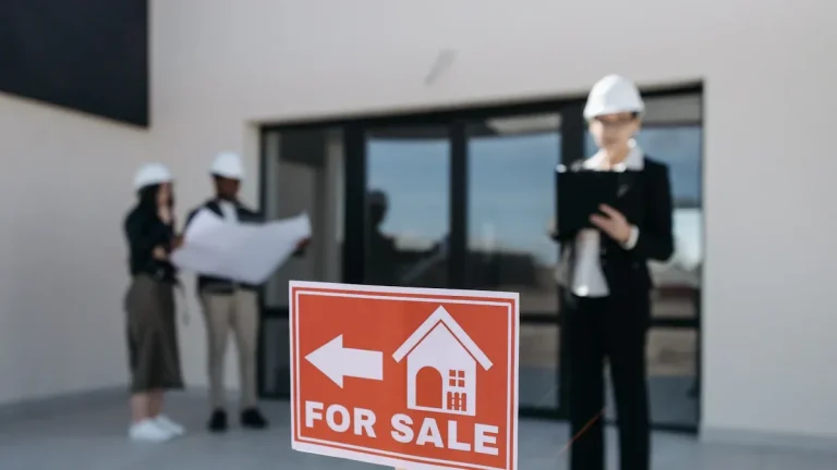 Using Large Format Printing for Real Estate Marketing: Signs That Sell